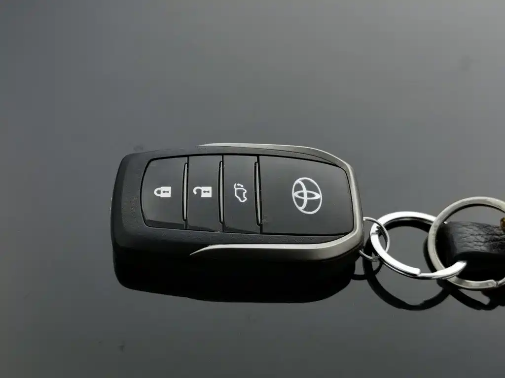 Фото 19 - Toyota Highlander