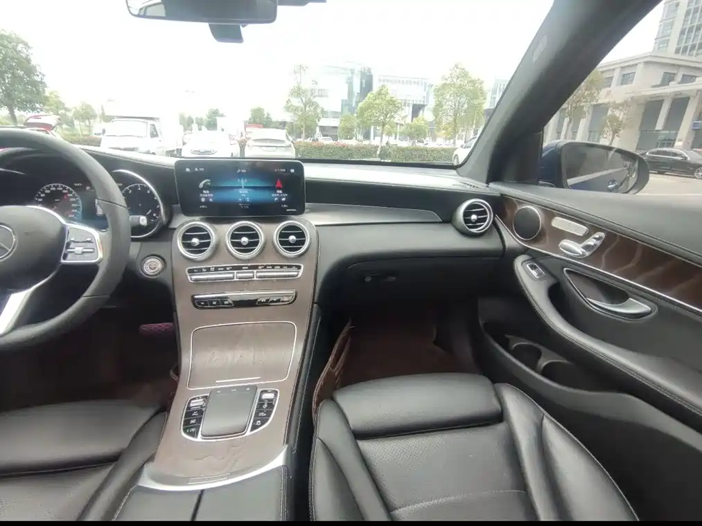 Mercedes-Benz GLC 2020 Facelift GLC 260 L 4MATIC Luxury фото 19