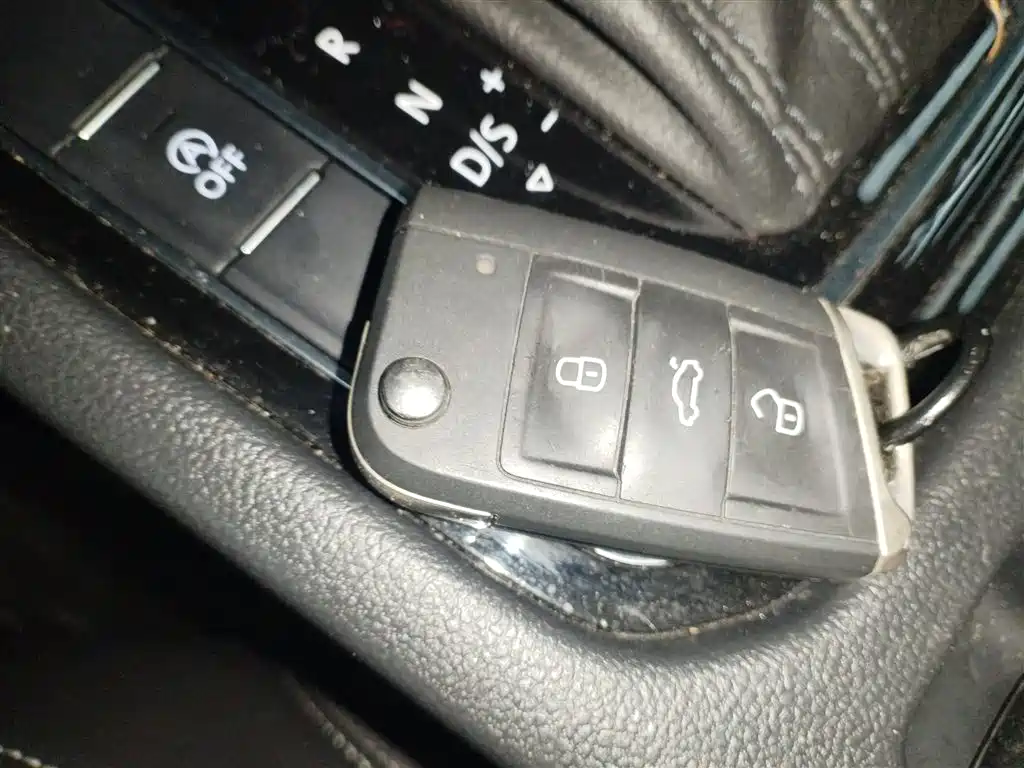 Volkswagen Magotan 2025 Popular Edition 280TSI DSG Comfort фото 17