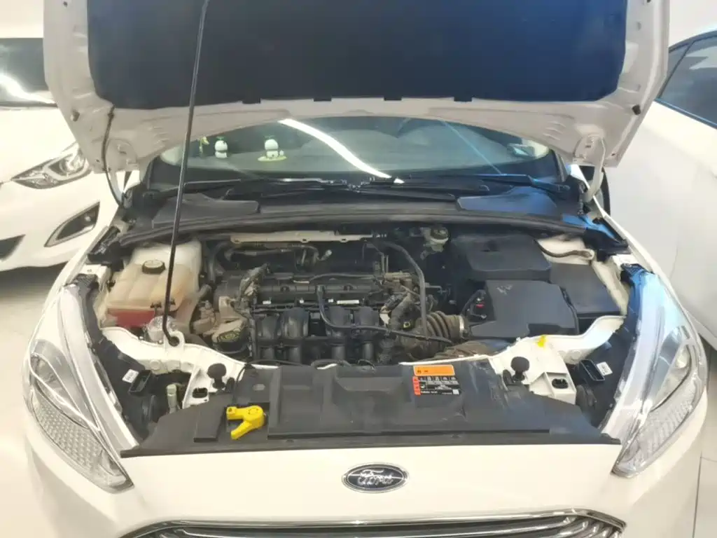 Фото 20 - Ford Focus