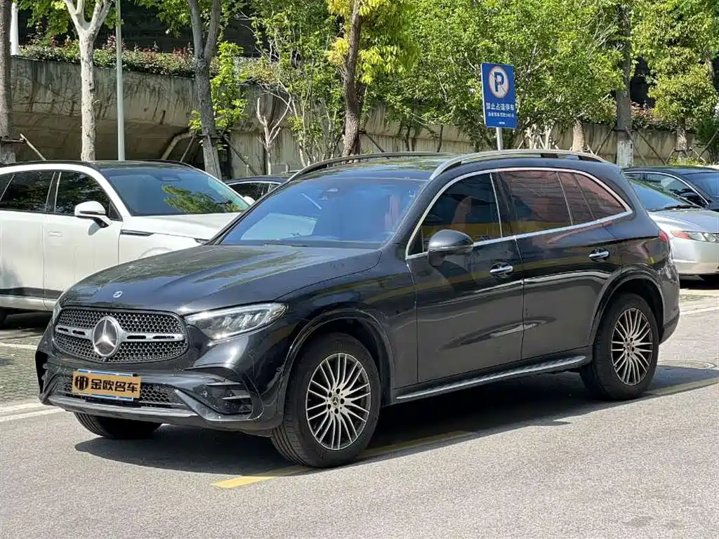 MERCEDES-BENZ GLC 2024