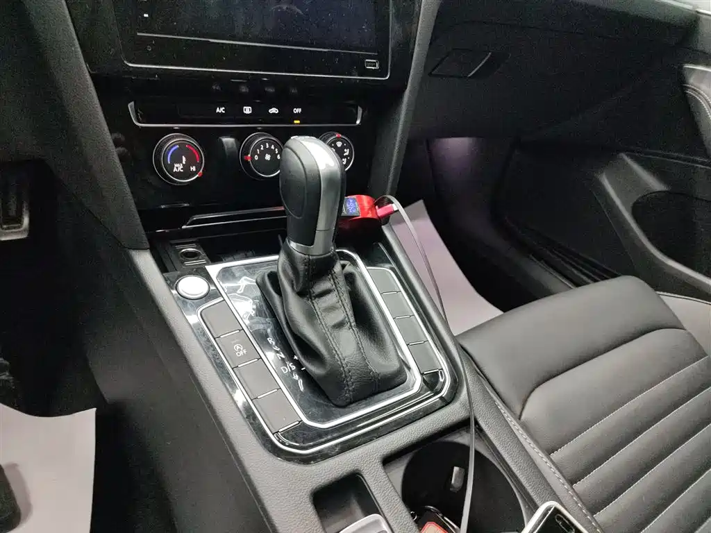 Volkswagen Magotan 2025 Popular Edition 280TSI DSG Comfort фото 10