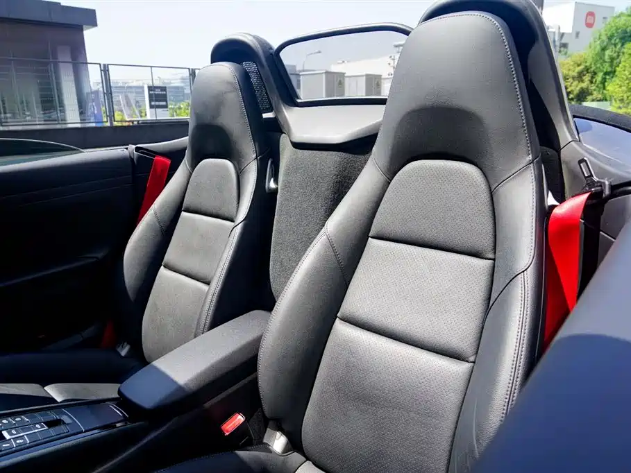 Porsche 718 2022 Boxster T 2.0T фото 18
