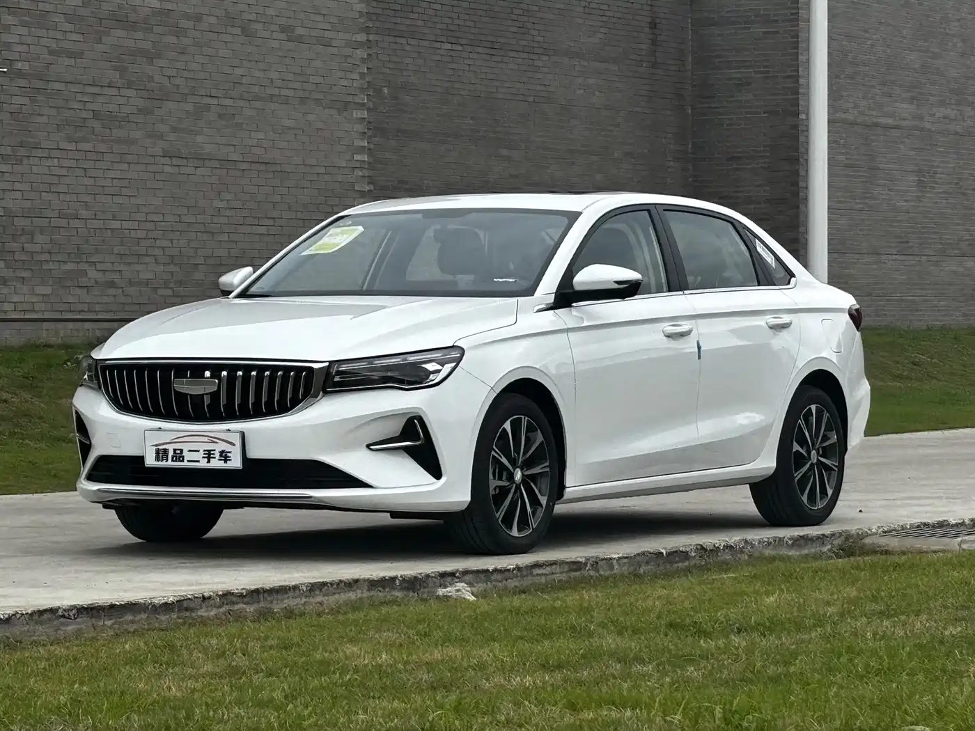 Фото 1 - Geely Emgrand