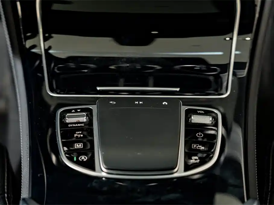 Mercedes-Benz GLC Coupe 2020 GLC 260 4MATIC Coupe SUV фото 16