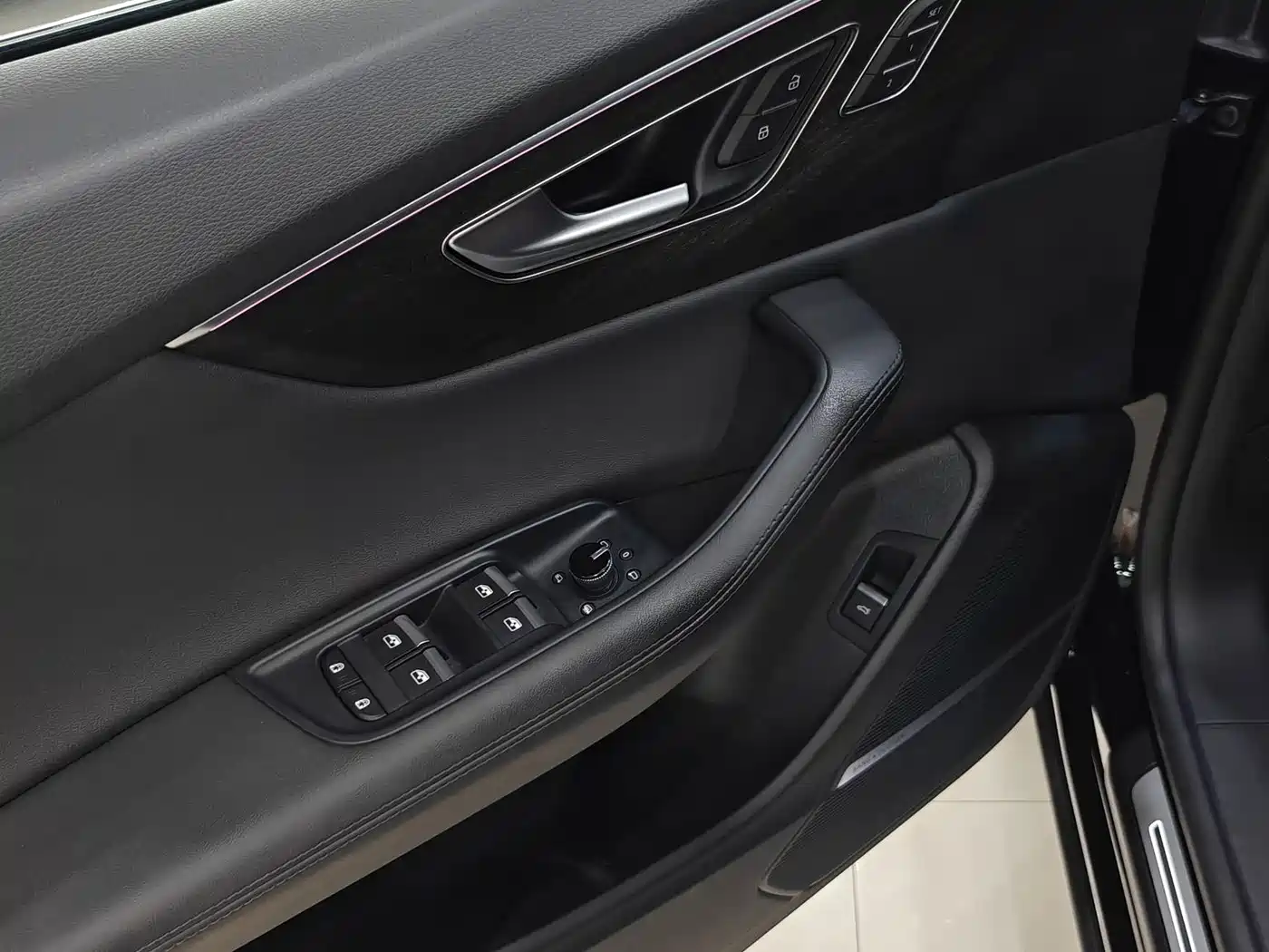 Audi Q8 2024 2023 55 TFSI Luxury Sport
