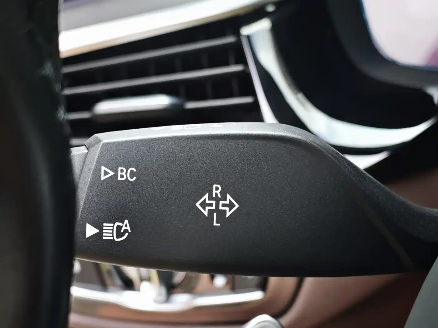 BMW 5 Series 2021 530Li Leading Luxury Package фото 17