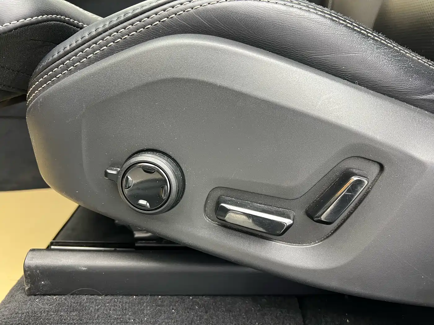 VOLVO XC60 PLUG IN HYBRID