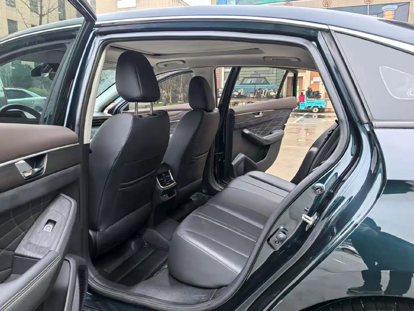 DONGFENG YI HYUN MAX