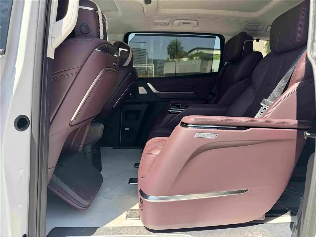 Buick Century 2024 2023 2.0T 7-Seater World Edition
