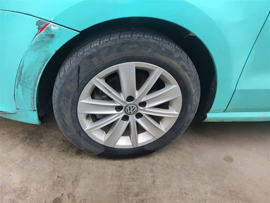 Volkswagen Polo 2014 1.4L Automatic Comfort Edition фото 25