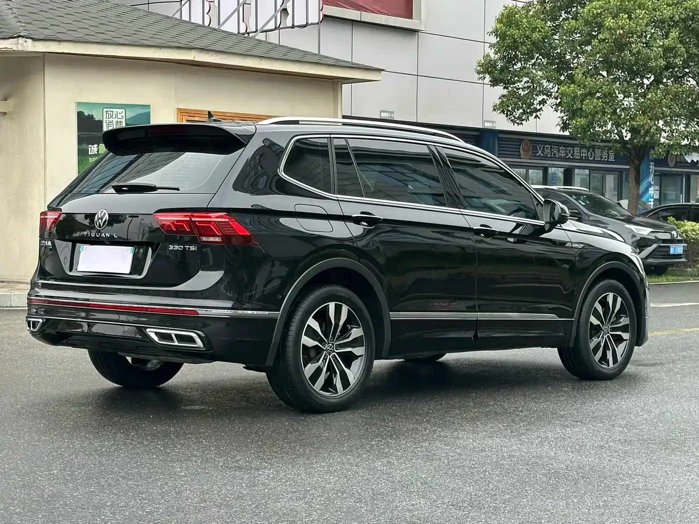 VOLKSWAGEN TIGUAN L