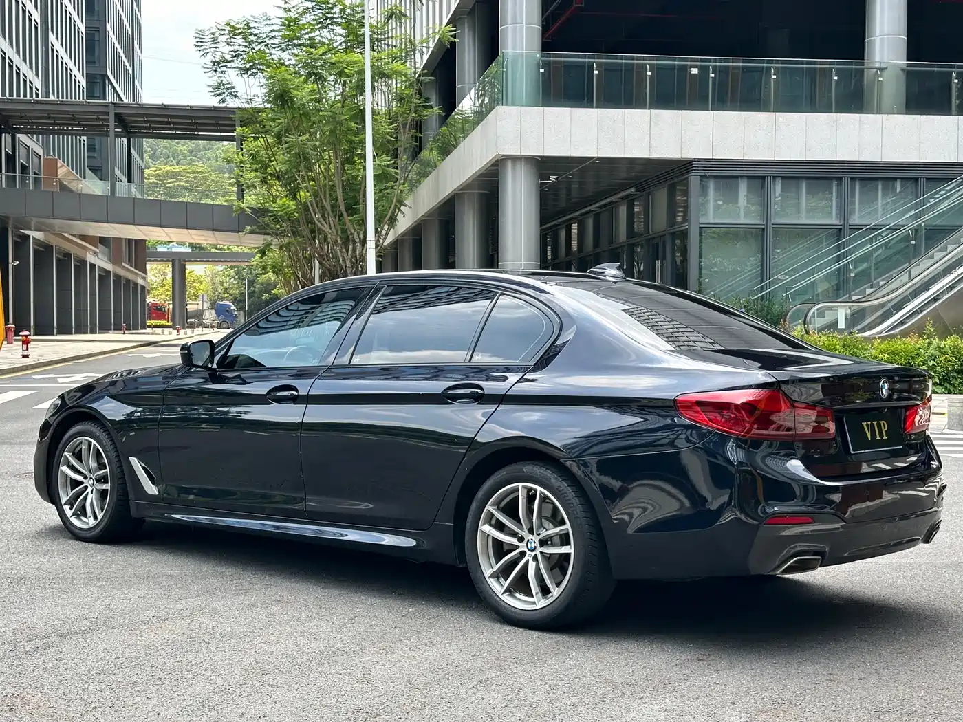 BMW 5 Series 2020 525Li M Sport Package фото 6