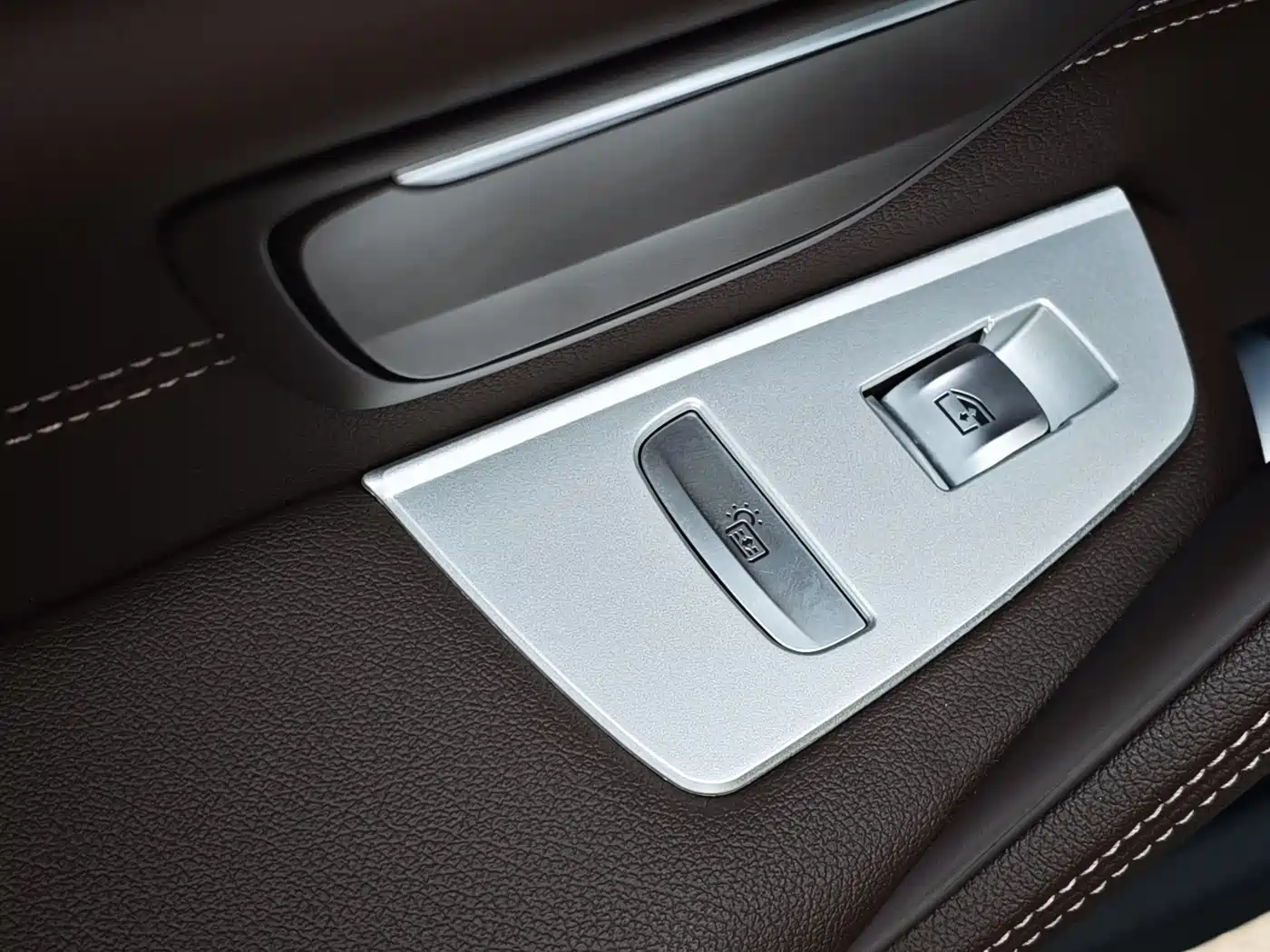 BMW 5 Series 2021 530Li Leading Luxury Package фото 33