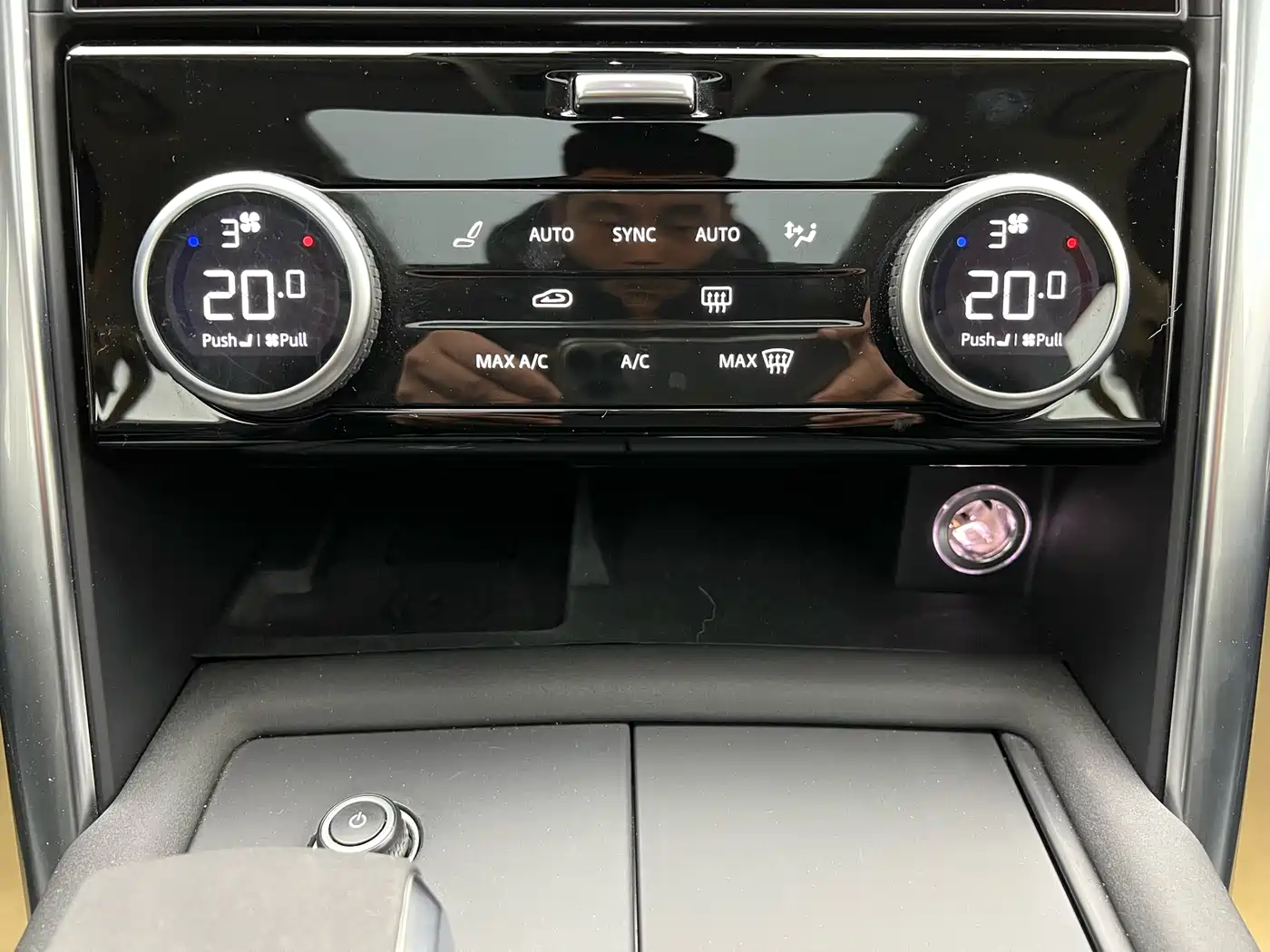 Land Rover Discovery 2021 360PS R-Dynamic S фото 26