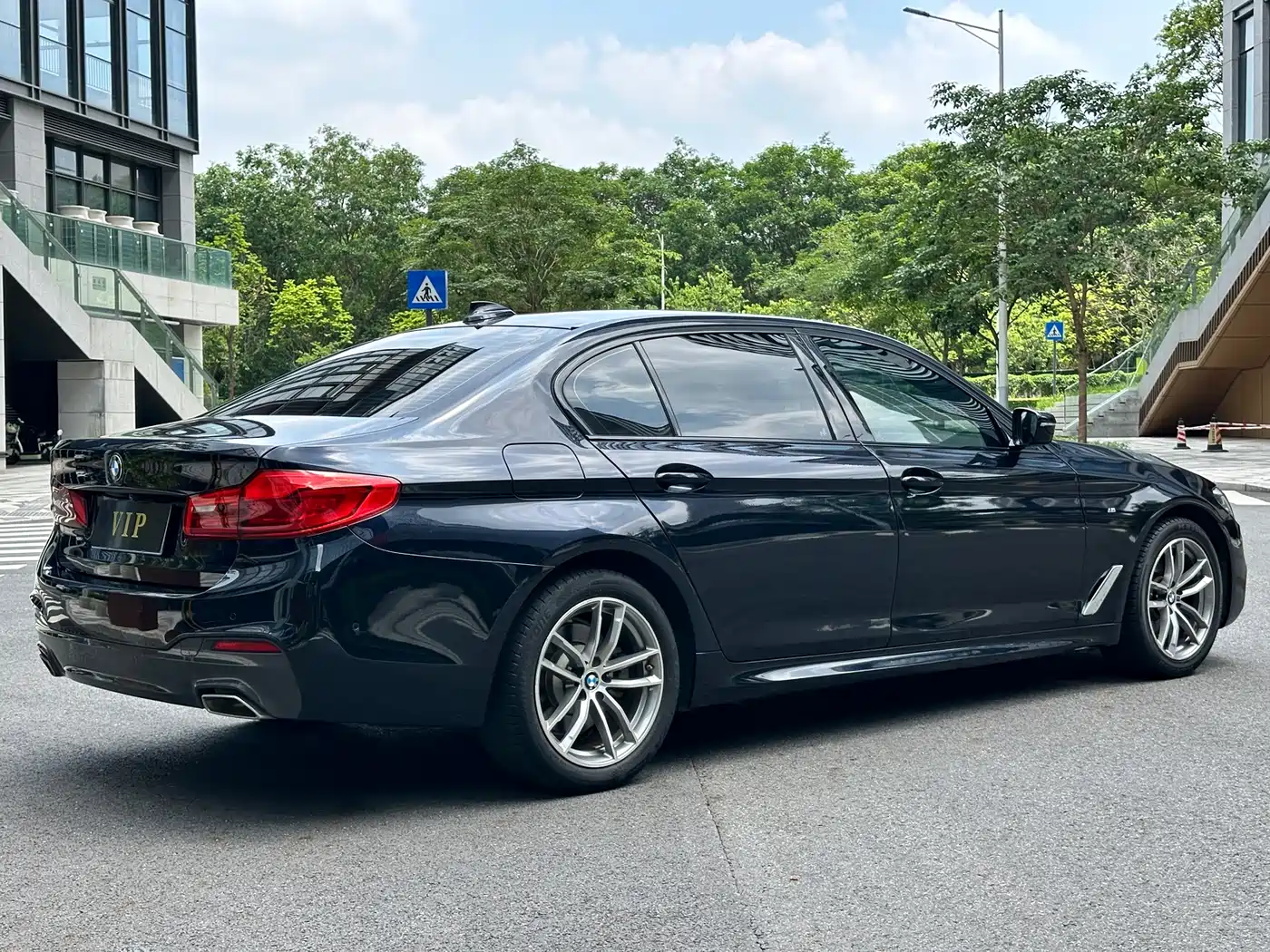 BMW 5 Series 2020 525Li M Sport Package фото 4