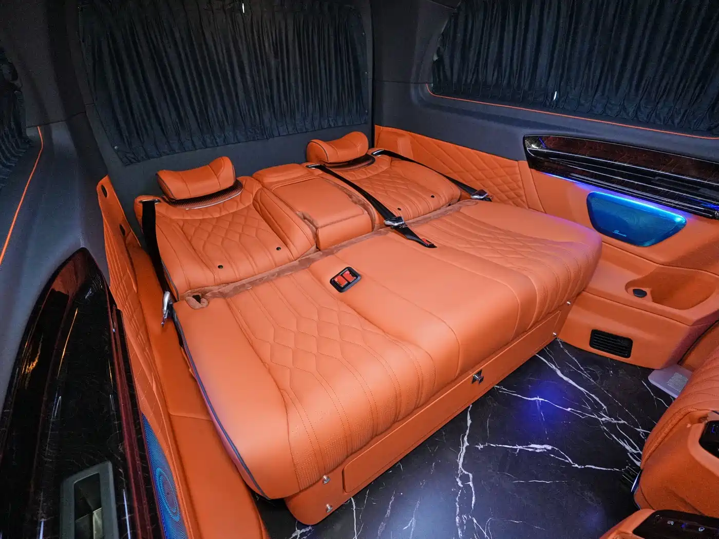 Mercedes-Benz Vito 2024 2.0T Business 7-Seater фото 9
