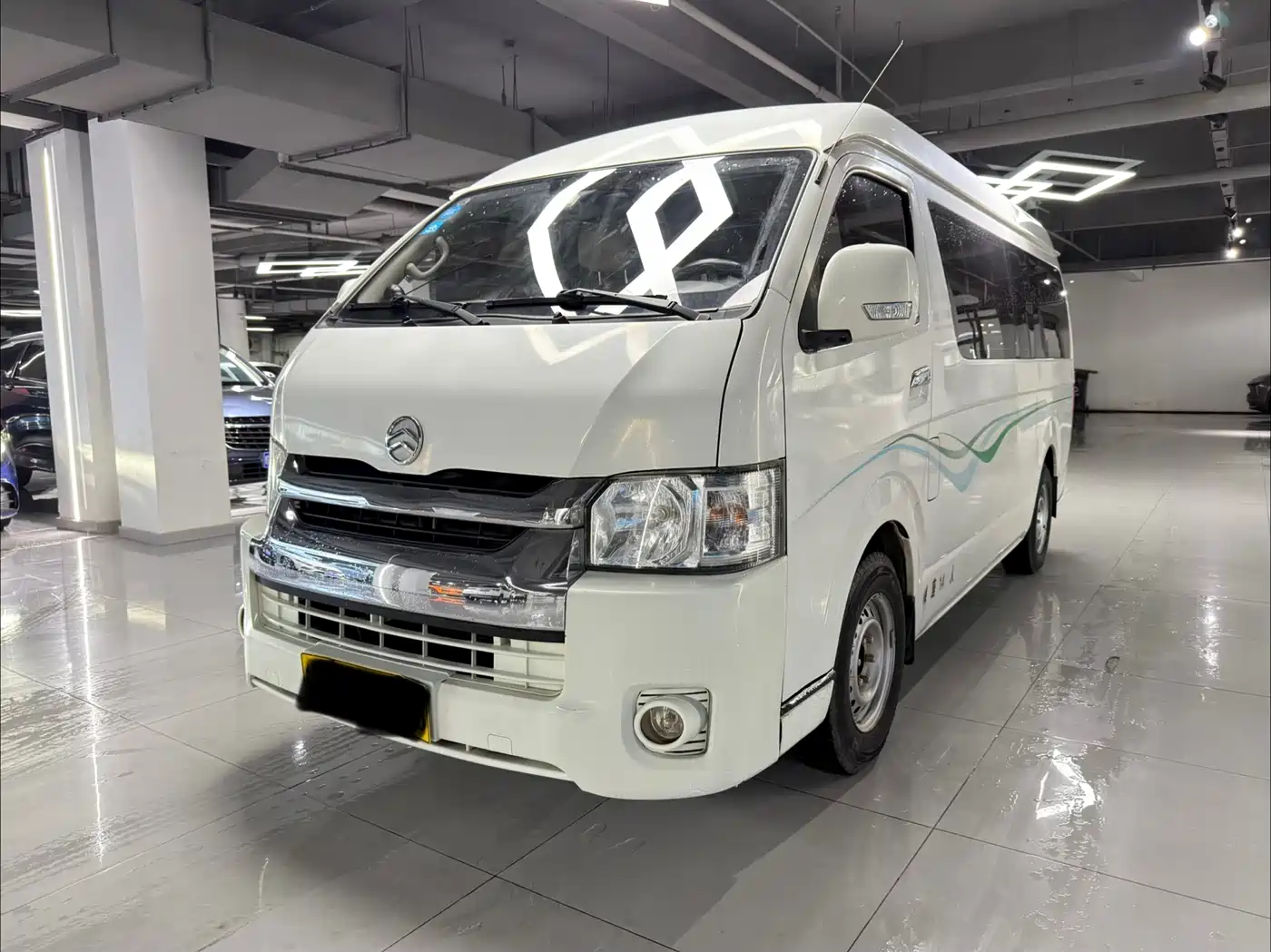Golden Dragon Hiace Z Series 2017 2.2L Z5 Business Travel