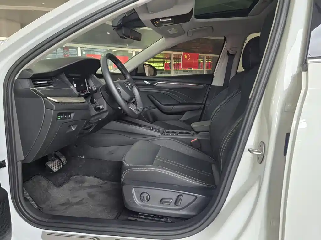 Photo 8 - Škoda Octavia