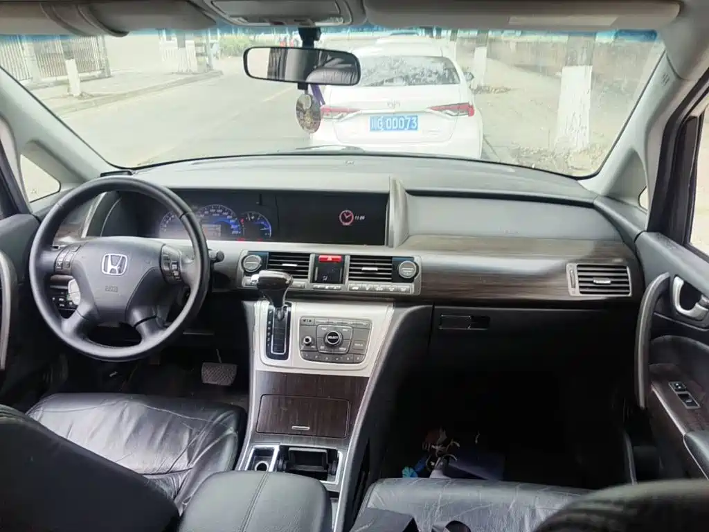 Photo 12 - Honda Elysion