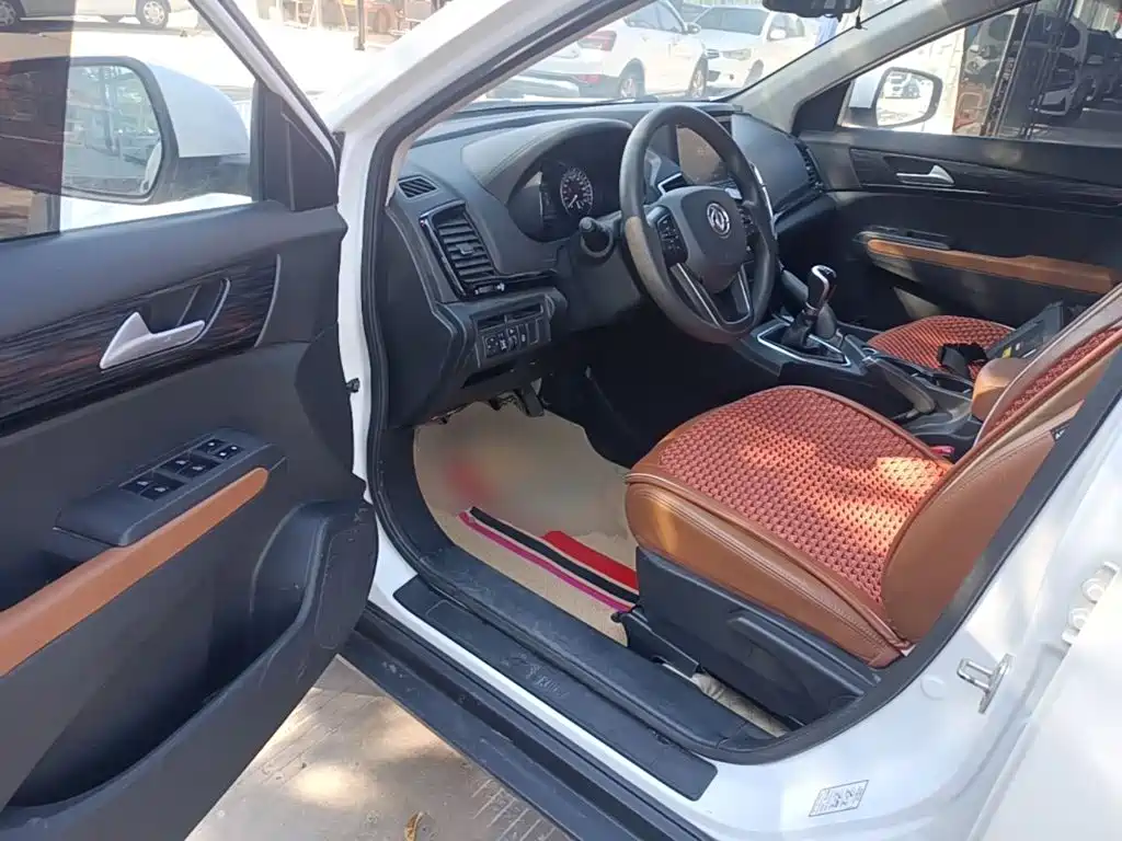 Dongfeng Fengdu MX5 2018 2016 1.4T Manual Luxury Edition