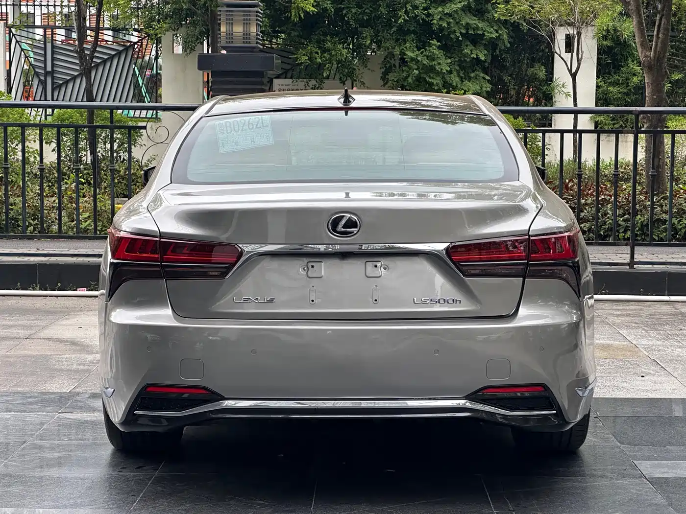 Lexus LS 2023 2024 Model 500h Luxury Edition