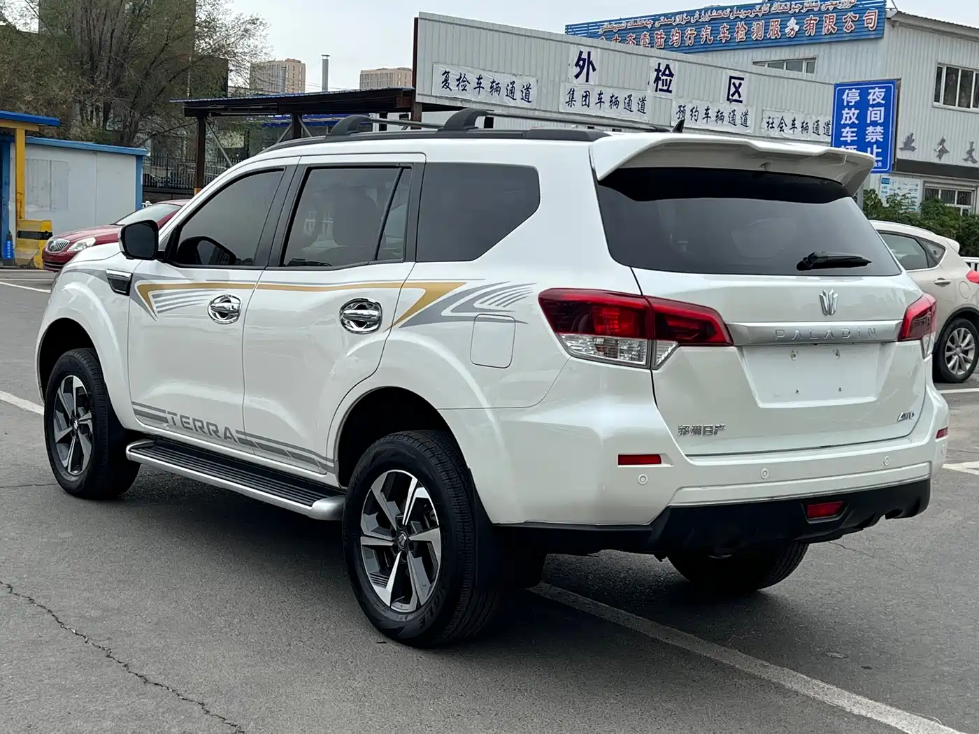 Dongfeng Fengdu Paladin 2023 Model 2.0T 4WD Premium Edition фото 8
