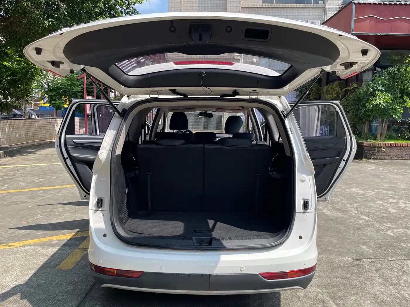 Baojun 730 2020 2019 1.5T CVT Fashion Edition 7-Seater China VI