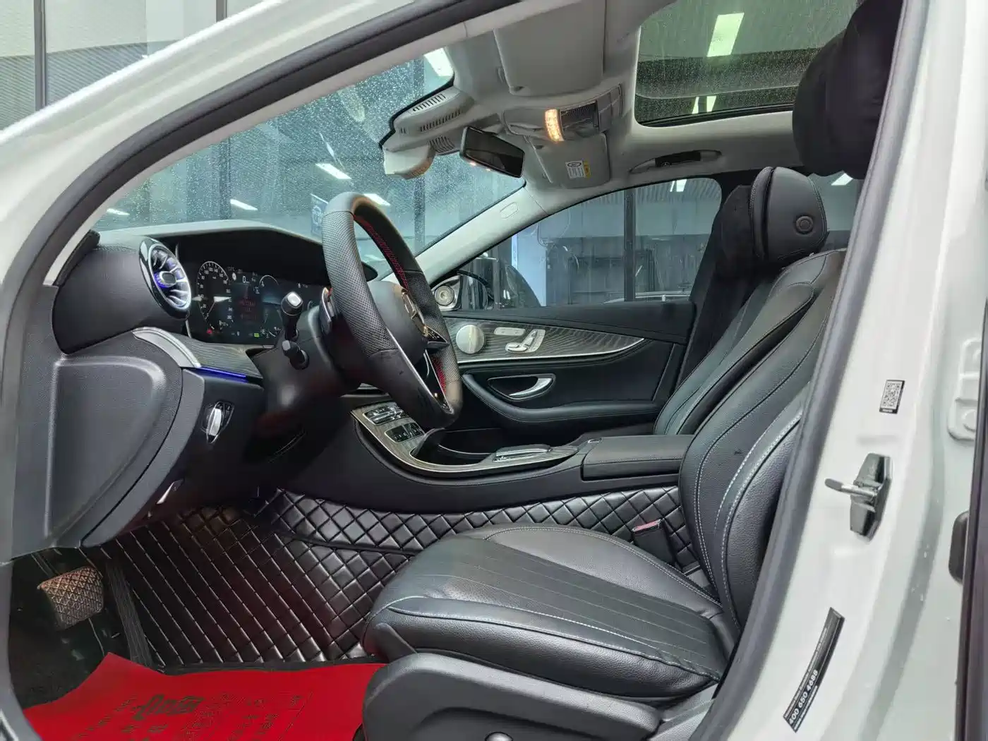 Mercedes-Benz E-Class New Energy 2022 Facelift III E 350 e L Plug-in Hybrid Sedan фото 4