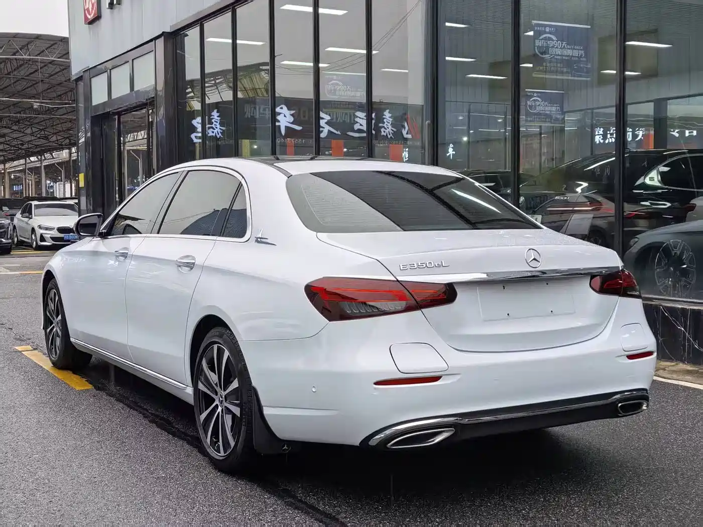 Mercedes-Benz E-Class New Energy 2022 Facelift III E 350 e L Plug-in Hybrid Sedan фото 9