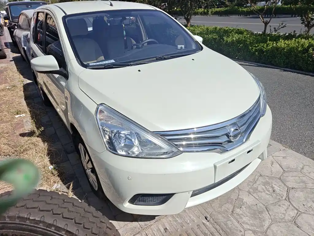 Nissan Livina 2016 2015 1.6XE CVT Comfort Edition