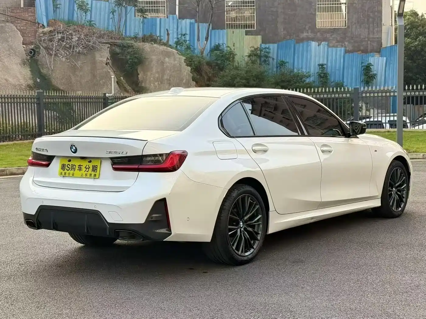 BMW 3 Series 2024 325Li M Sport Shadowline Package фото 9