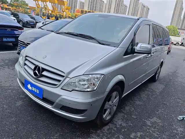 MERCEDES-BENZ VIANO