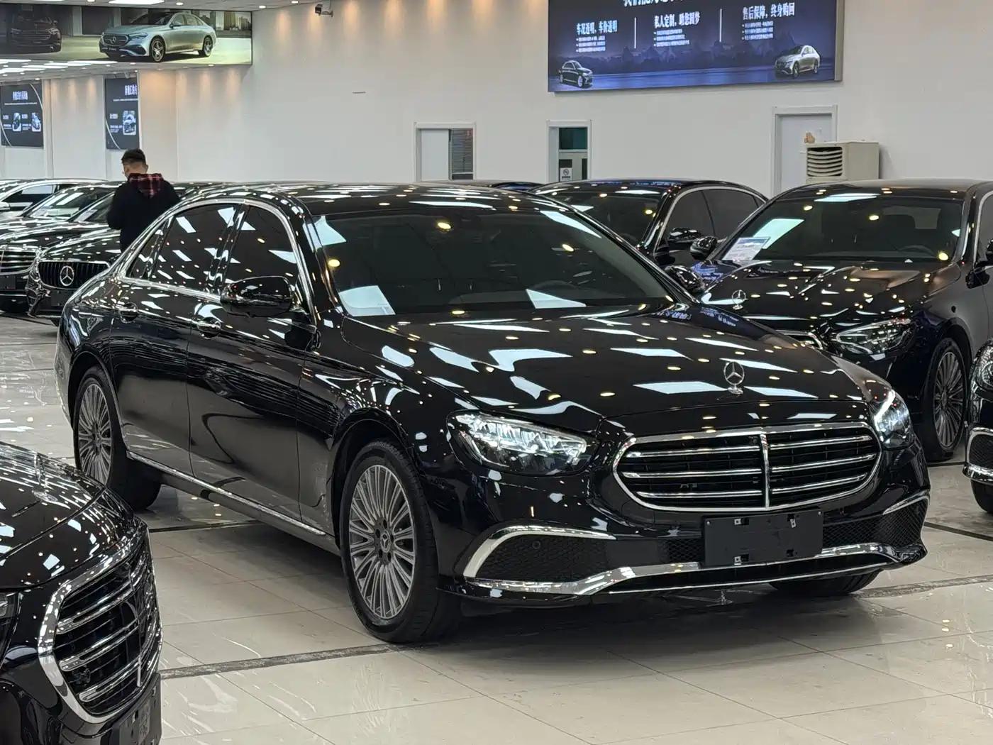 MERCEDES-BENZ E CLASS