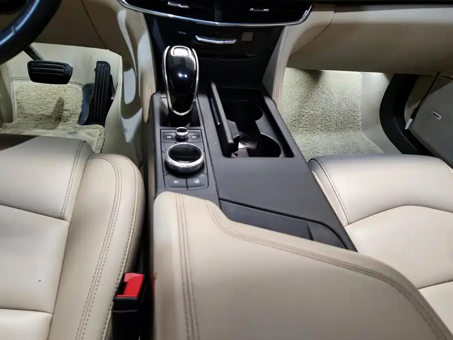 Фото 16 - Cadillac CT6