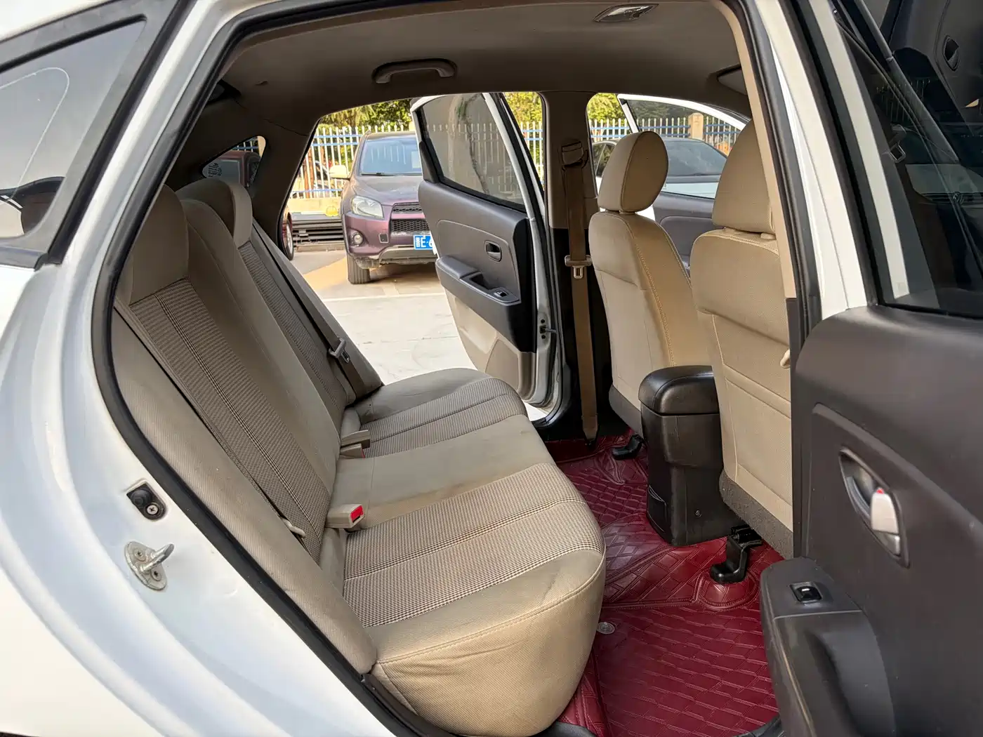 Hyundai Elantra 2015 1.6L Automatic Comfort фото 14