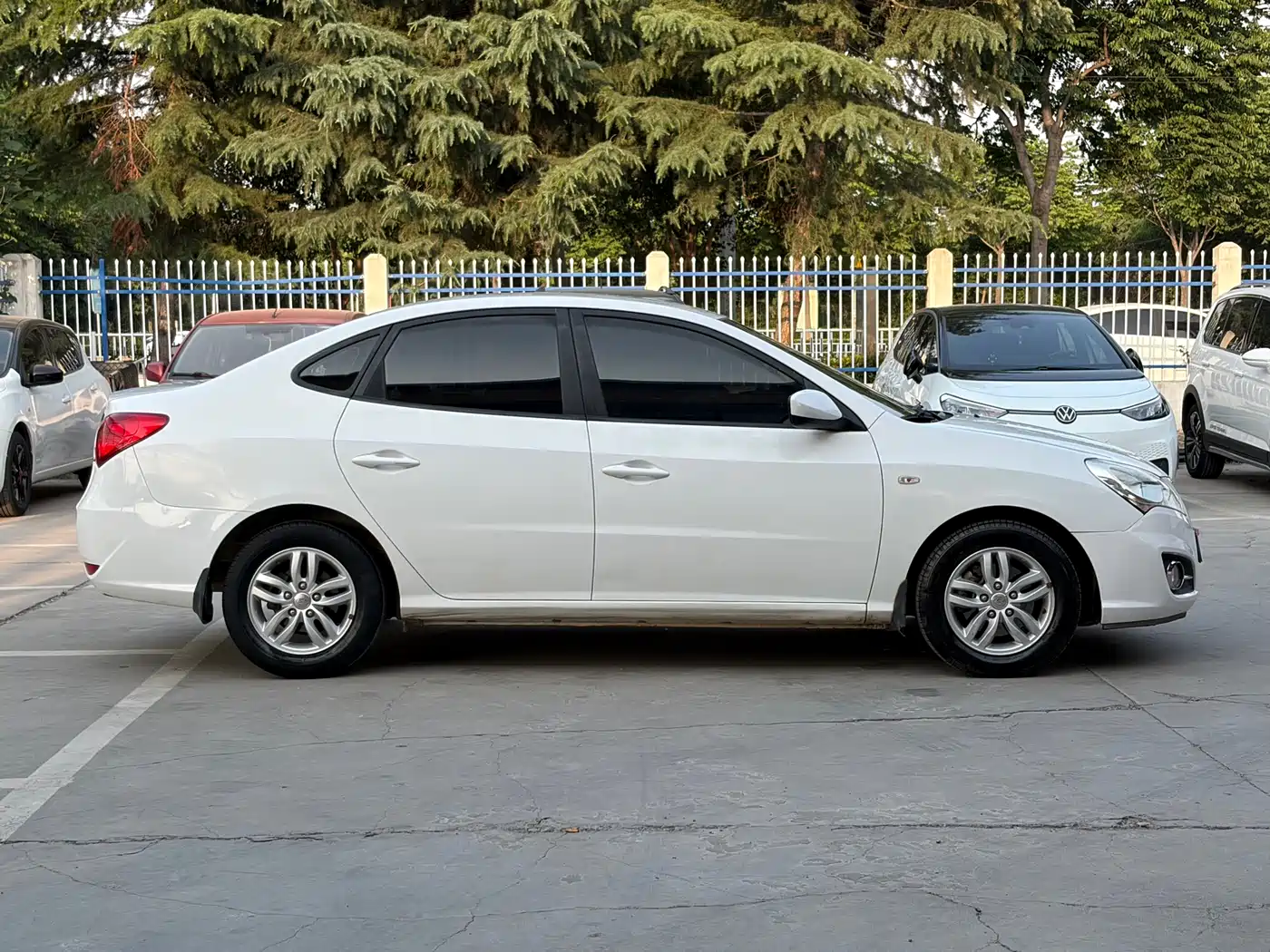 Hyundai Elantra 2015 1.6L Automatic Comfort фото 16