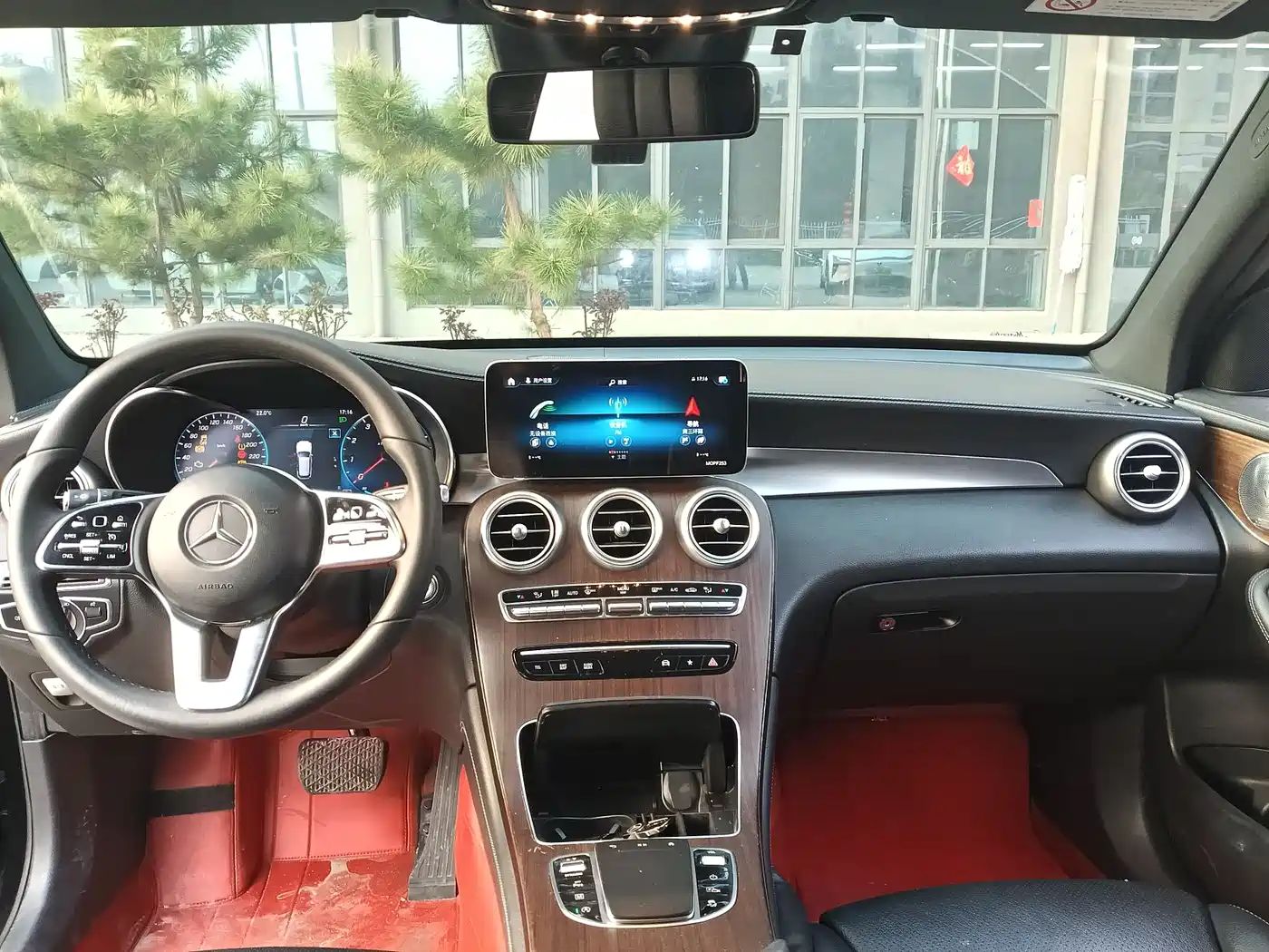Mercedes-Benz GLC 2020 GLC 300 L 4MATIC Luxury фото 4