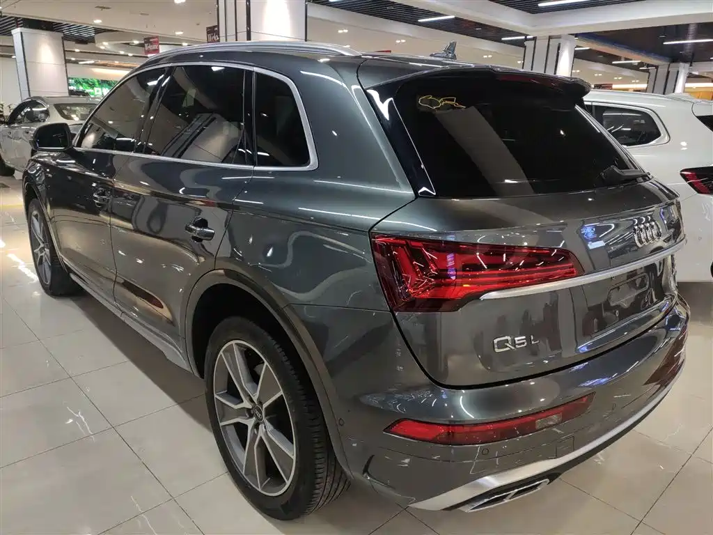 Audi Q5L 2022 45T Luxury Dynamic фото 5