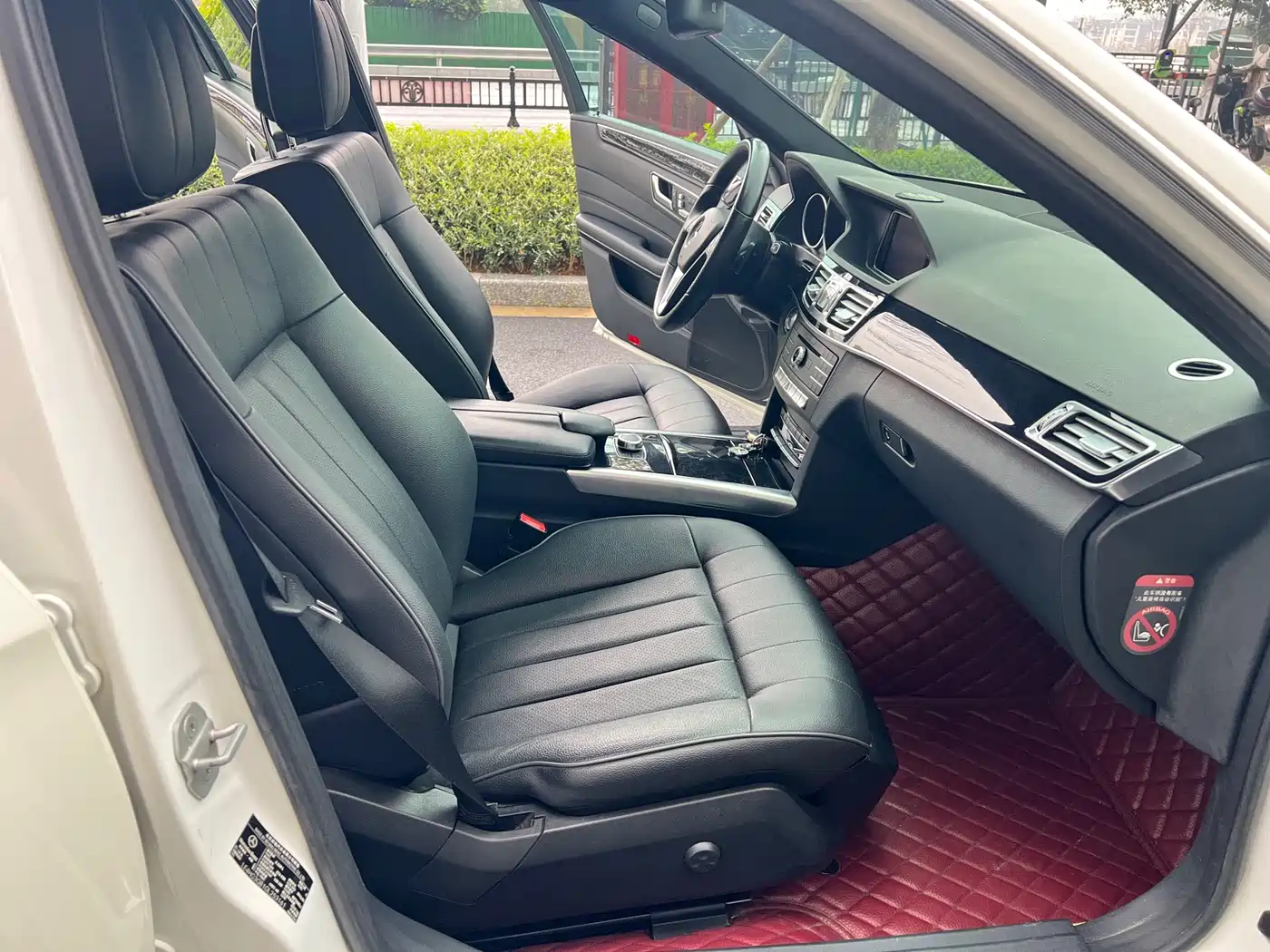 Mercedes-Benz E-Class 2015 Facelift E 260 L Sport фото 15