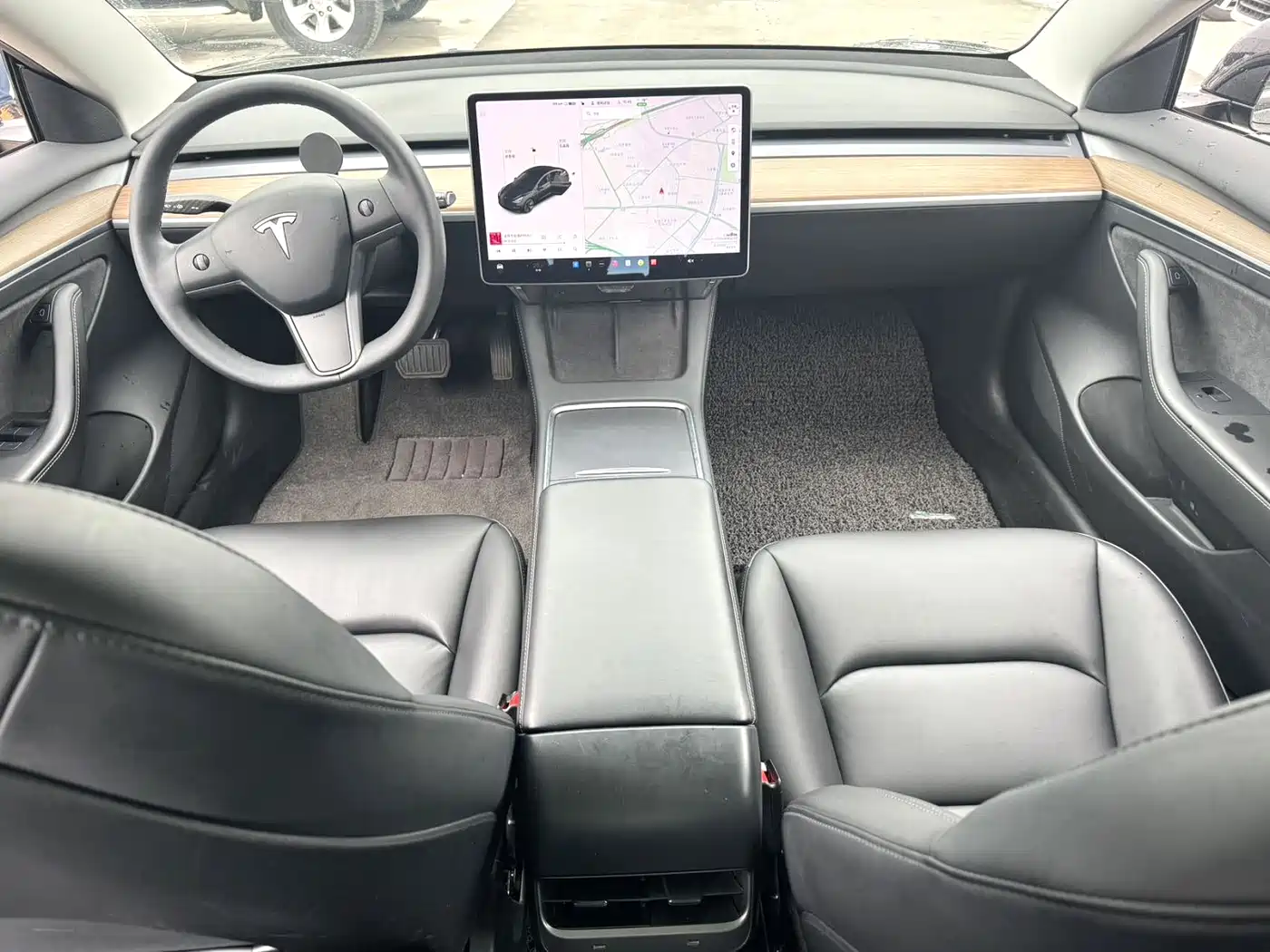 TESLA MODEL 3