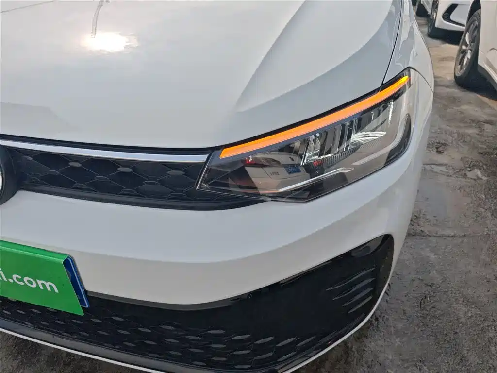 Volkswagen Lavida 2023 Xinrui 1.5L Auto Xinyi Edition фото 24
