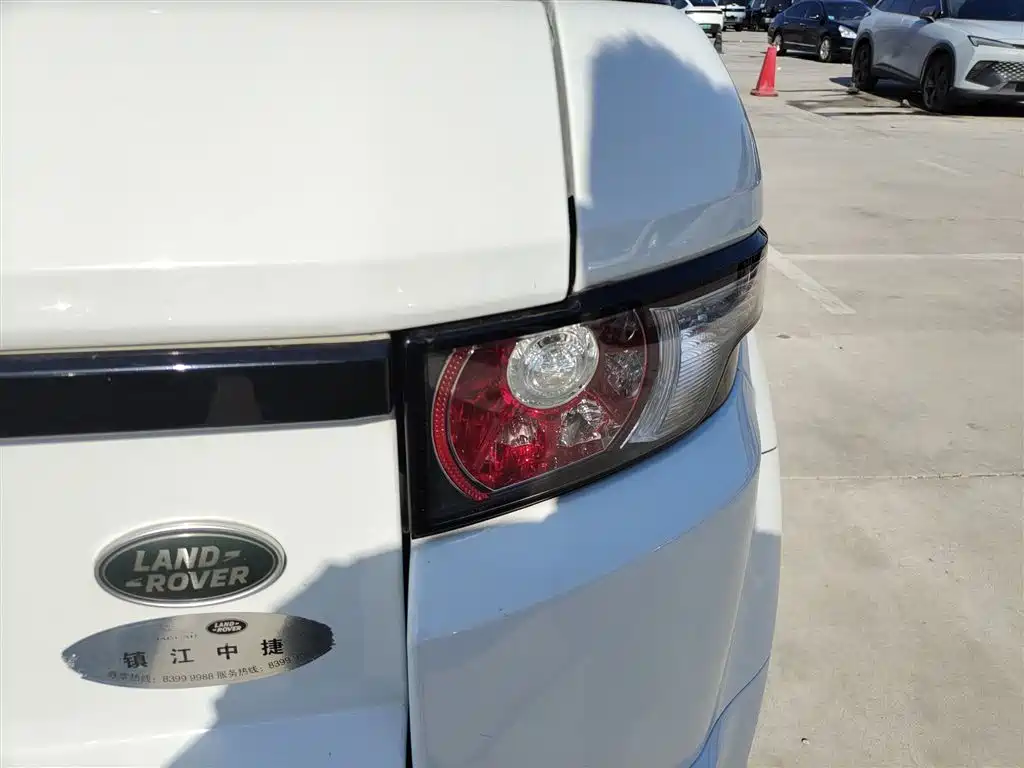 Land Rover Range Rover Evoque (Import) 2015 2.0T 5-door Dynamic Edition фото 24