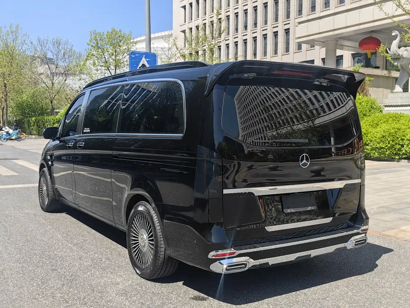 Mercedes-Benz Vito 2023 2.0T Elite 7-Seater фото 3