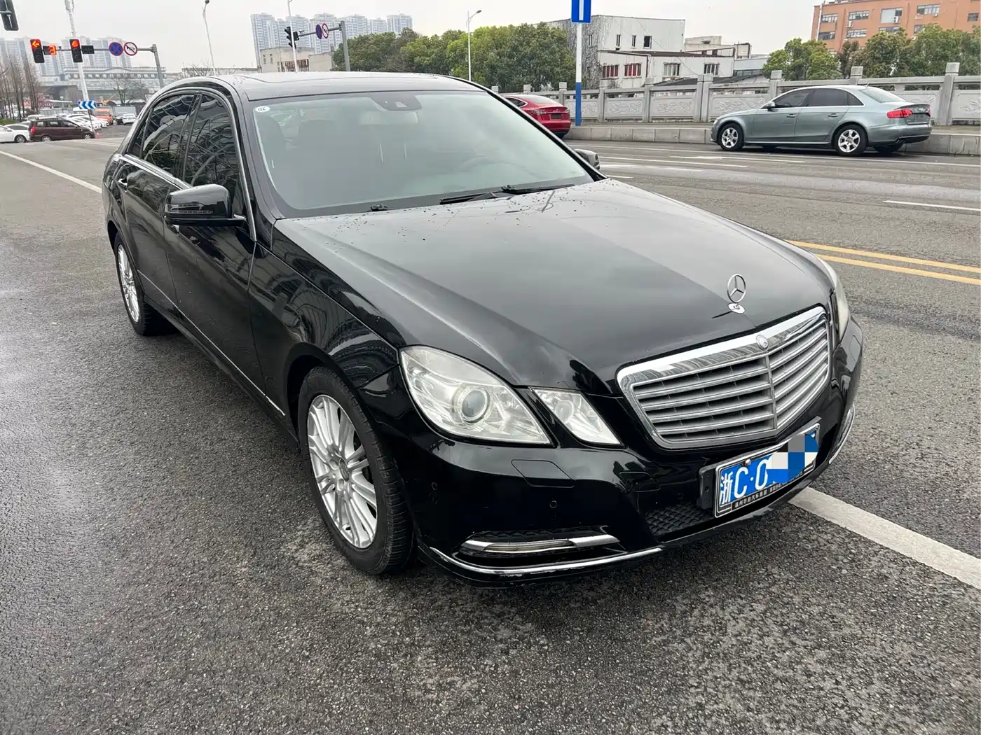Mercedes-Benz E-Class 2012 E 300 L Elegance Model фото 2