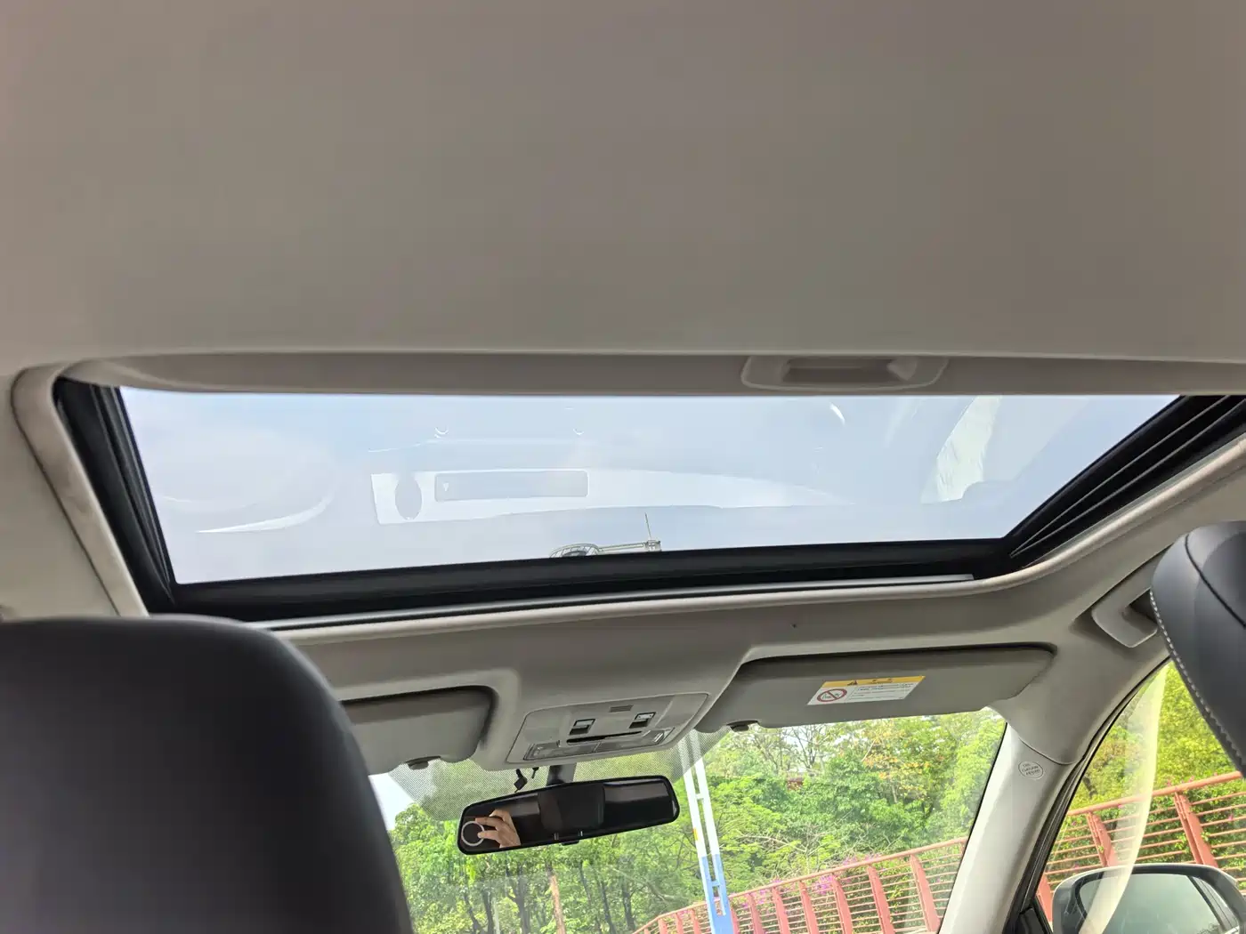 Toyota RAV4 Rongfang 2015 2.0L CVT 2WD Trend Edition фото 17