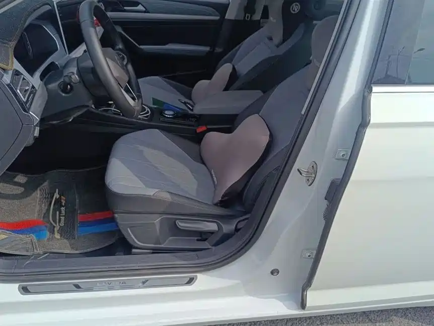Volkswagen Lavida 2023 1.5L Auto Five Million Edition фото 12
