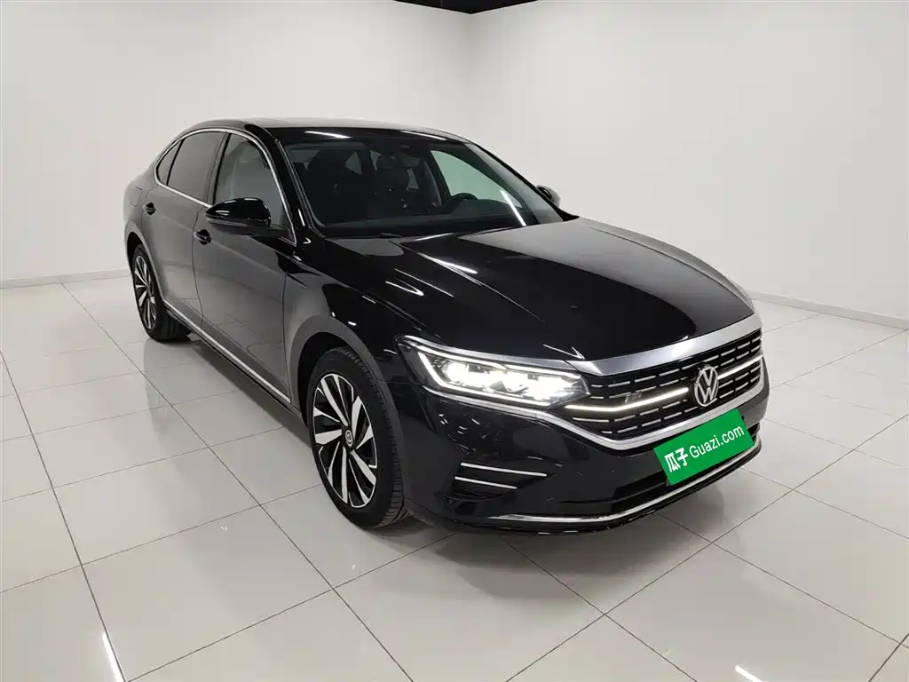 Volkswagen Passat 2023 Facelift 330TSI Luxury Edition фото 4