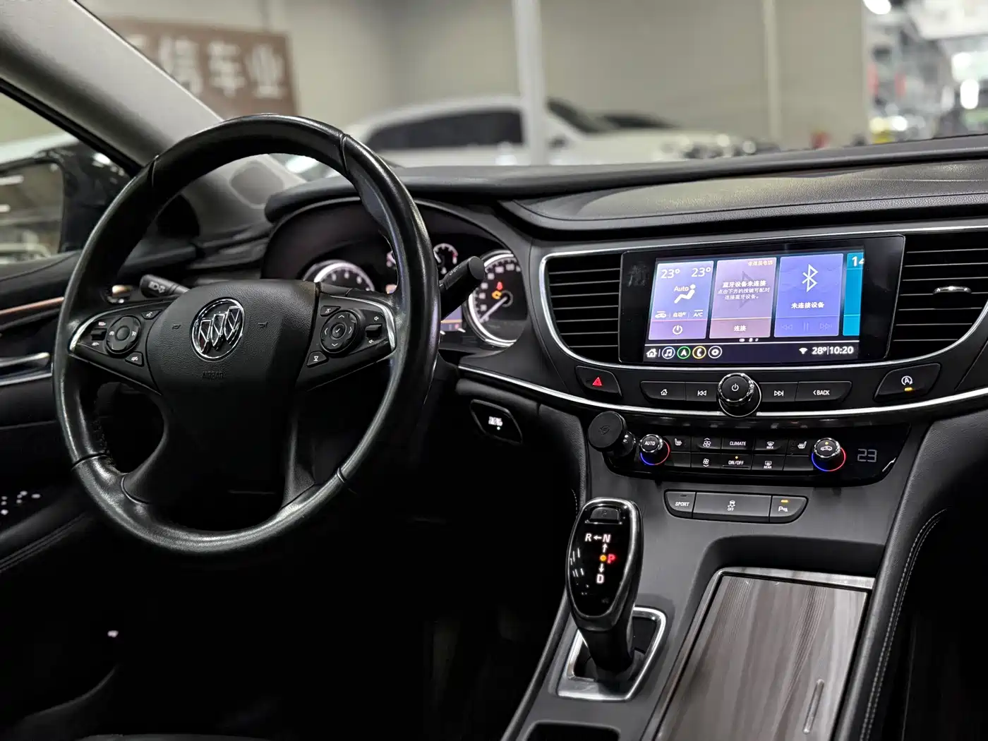 Фото 8 - Buick LaCrosse