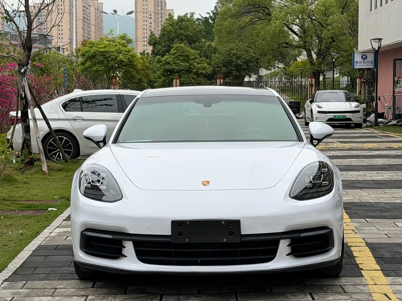 Porsche Panamera 2017 Panamera 3.0T фото 2